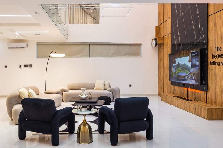 Living room with timber media wall