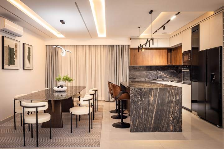 Dining area beside the kitchen