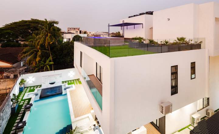 Aerial view of the pool and roof terrace