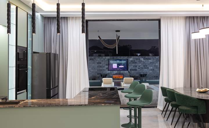 Kitchen and dining area