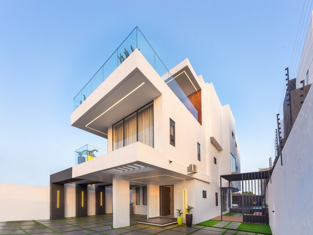 lake drive exterior 1